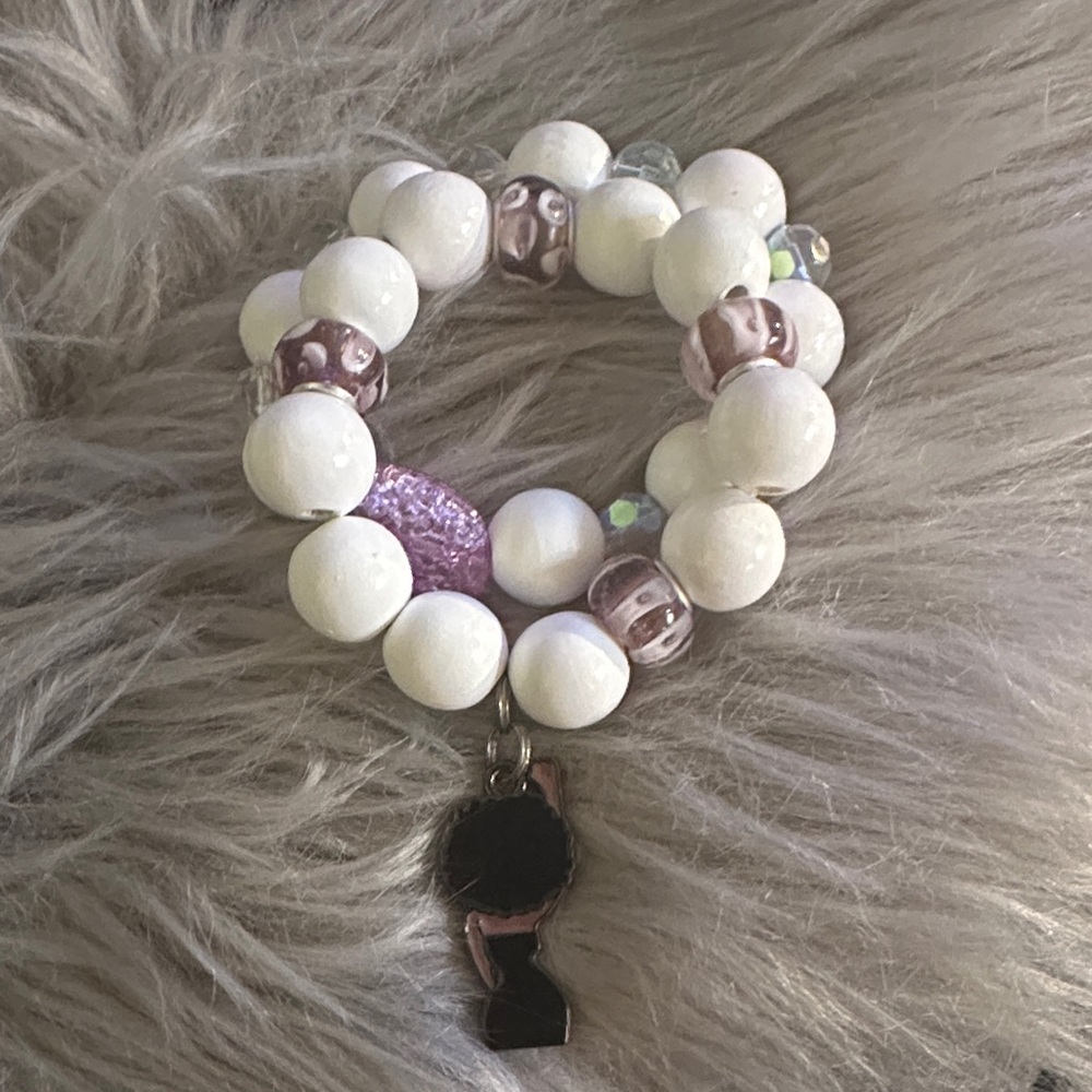 Elegant White and Purple Beaded Bracelet
